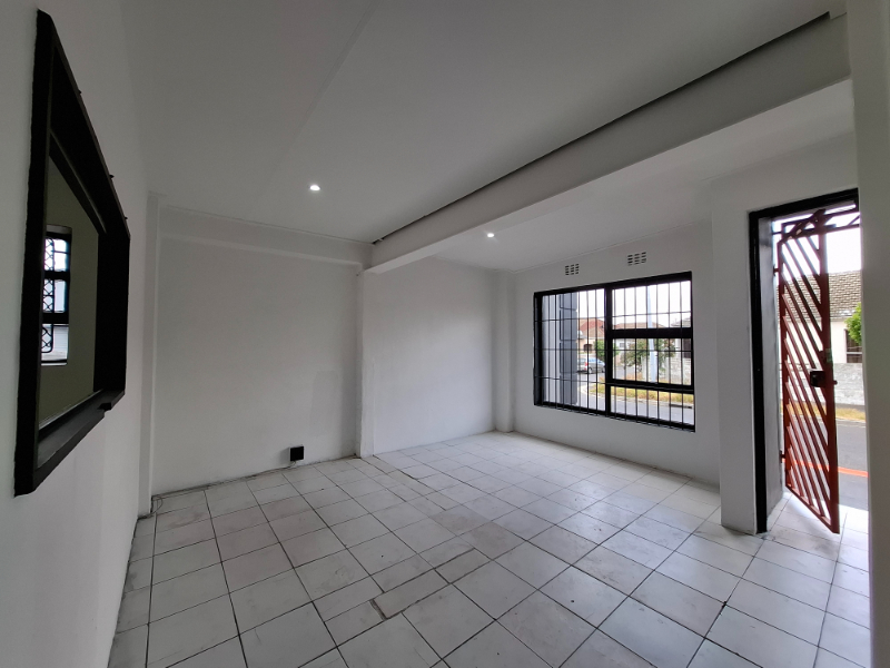 To Let commercial Property for Rent in Maitland Western Cape